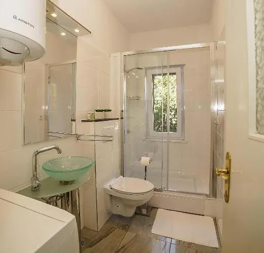 Апартаменти Split Beach Apartment *