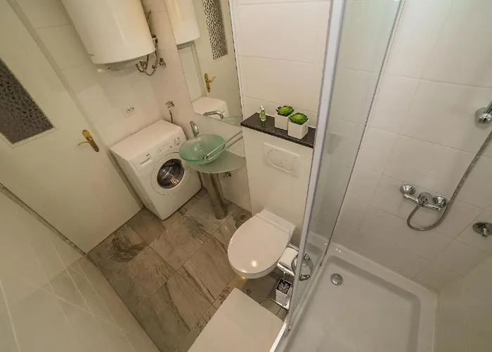 Апартаменти Split Beach Apartment Спліт