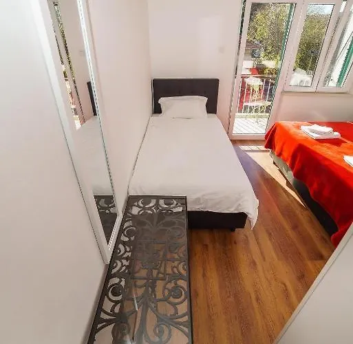 Апартаменти Split Beach Apartment Спліт