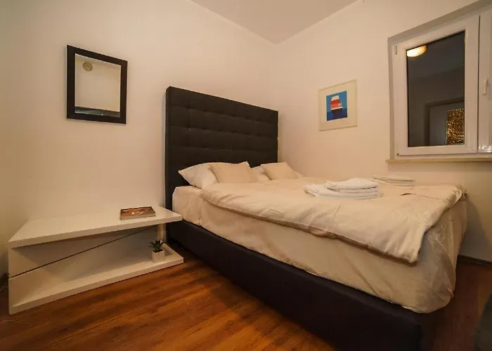 Split Beach Apartment Спліт