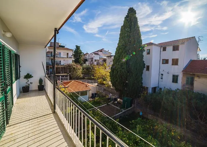 Split Beach Apartment *