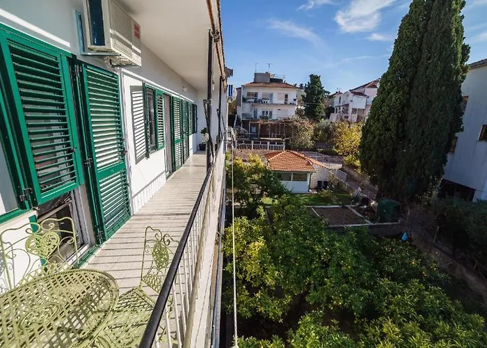 Split Beach Apartment * Split