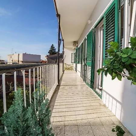 Split Beach Apartment *